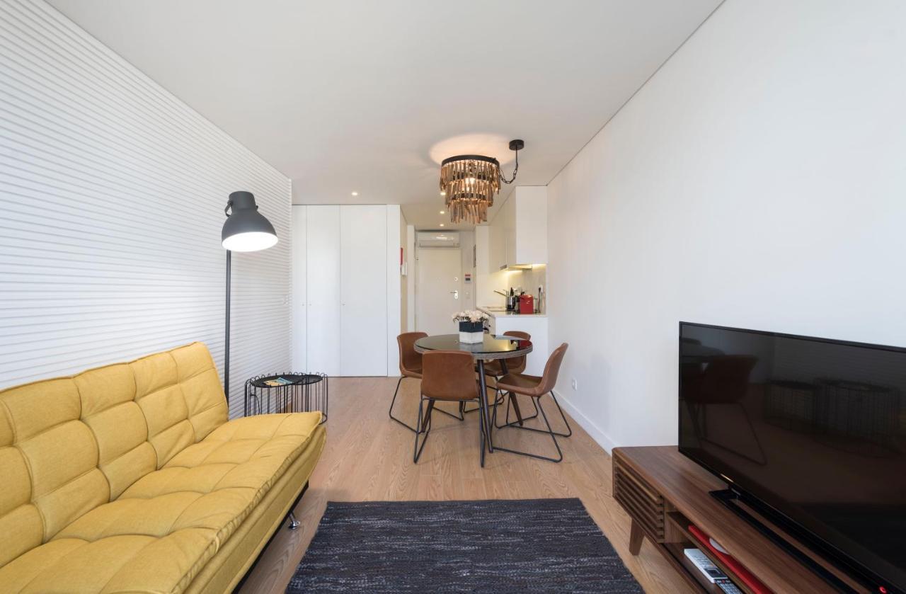 Lovelystay - Central Flat W/ Ac & Balcony Porto Exteriér fotografie