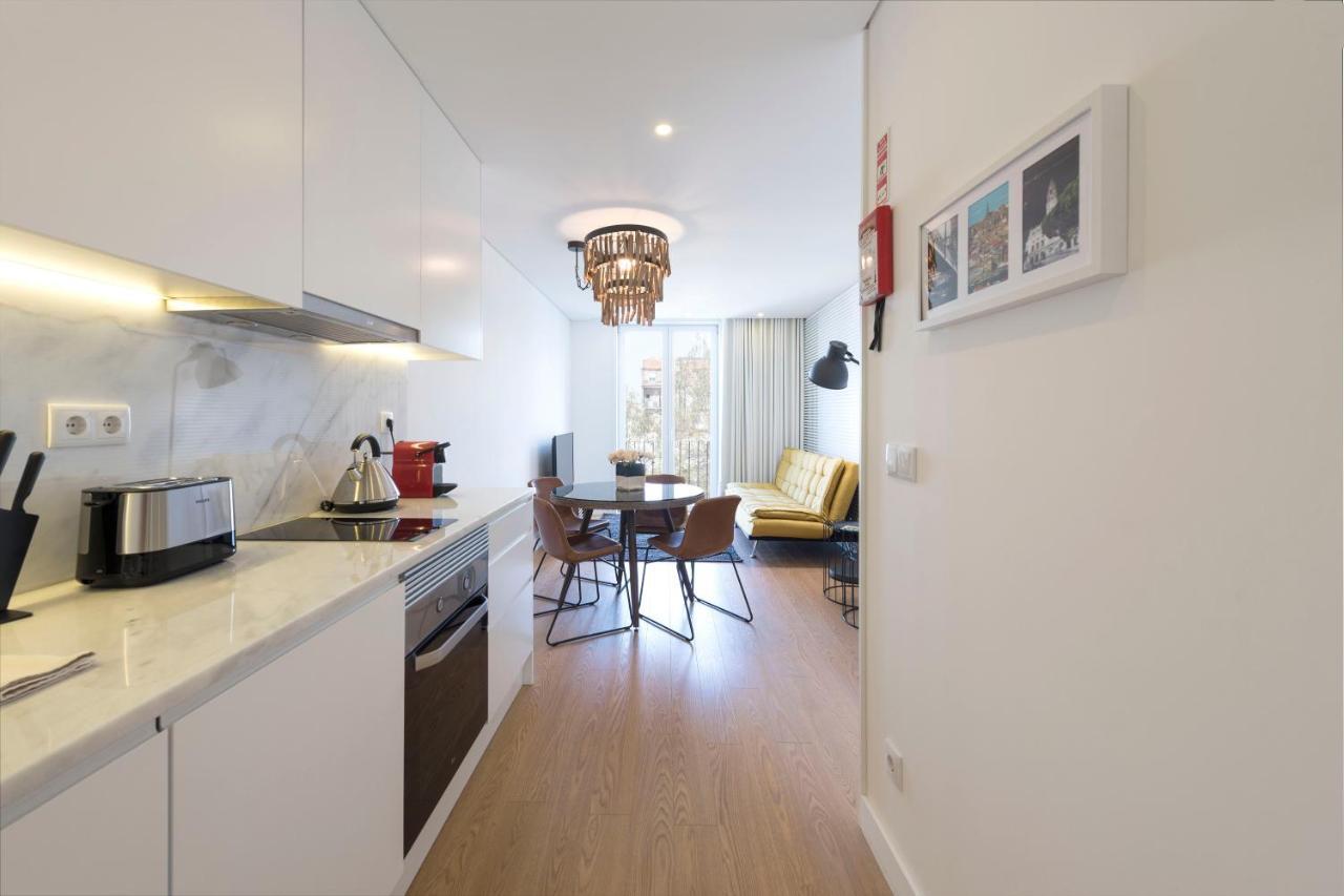 Lovelystay - Central Flat W/ Ac & Balcony Porto Exteriér fotografie